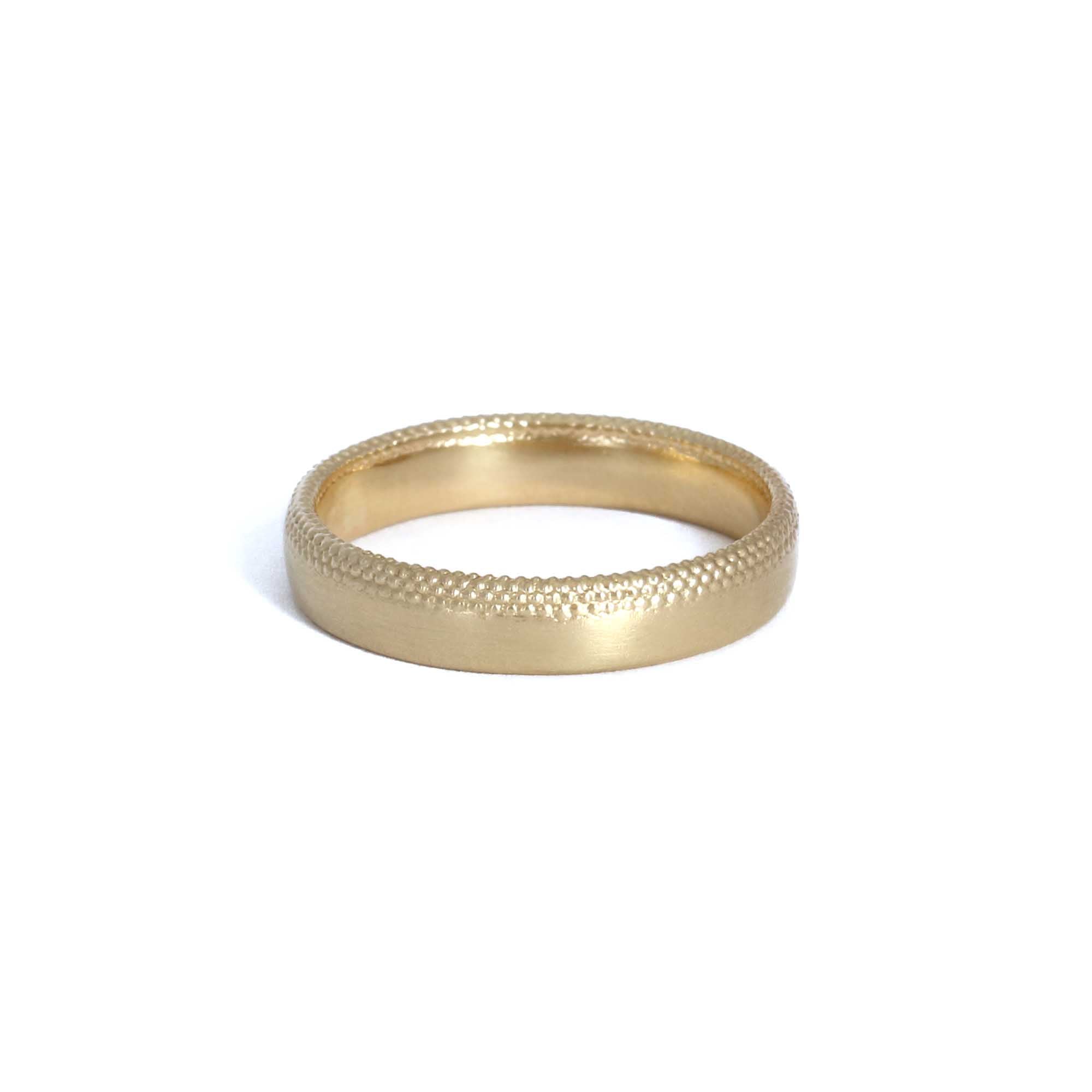 4.25mm Tyro Fade Band in 9ct yellow gold