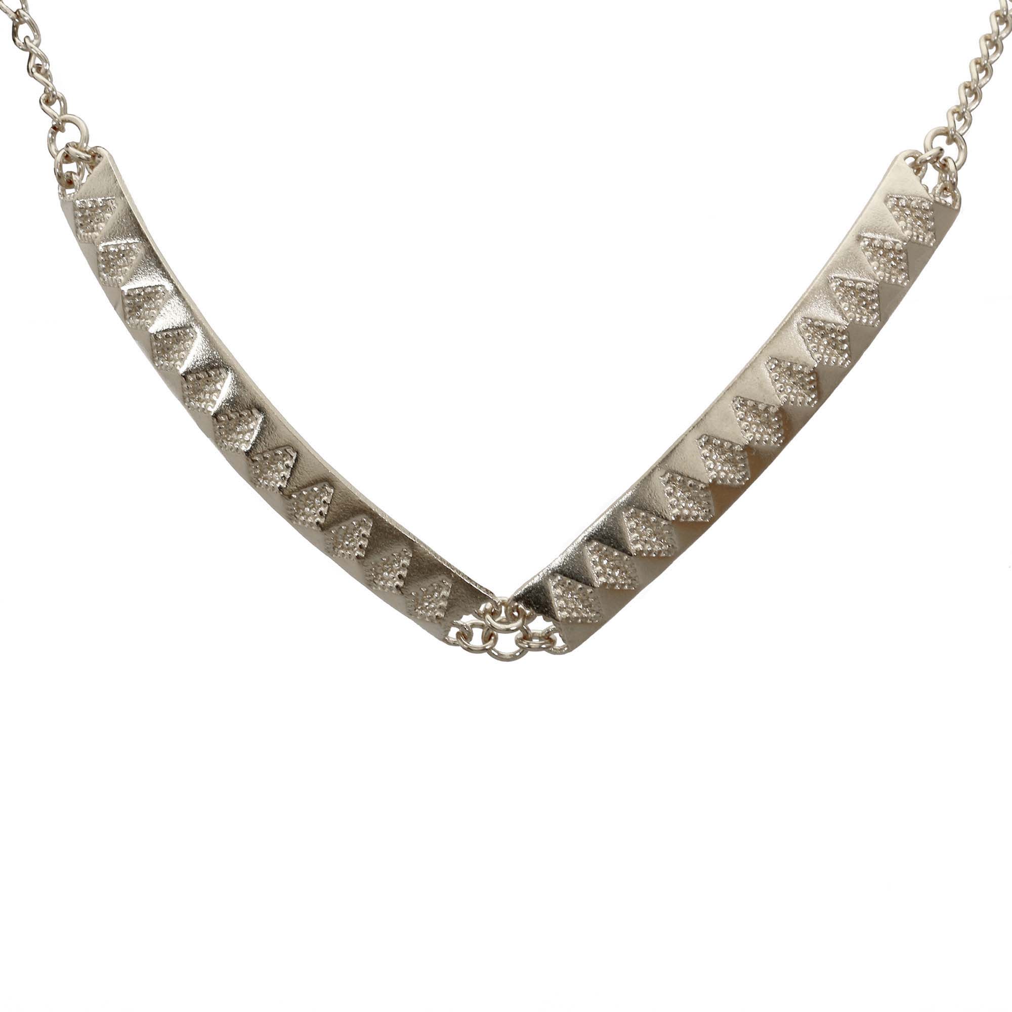 Chasm sterling silver chunky necklace with diamond imprint pattern