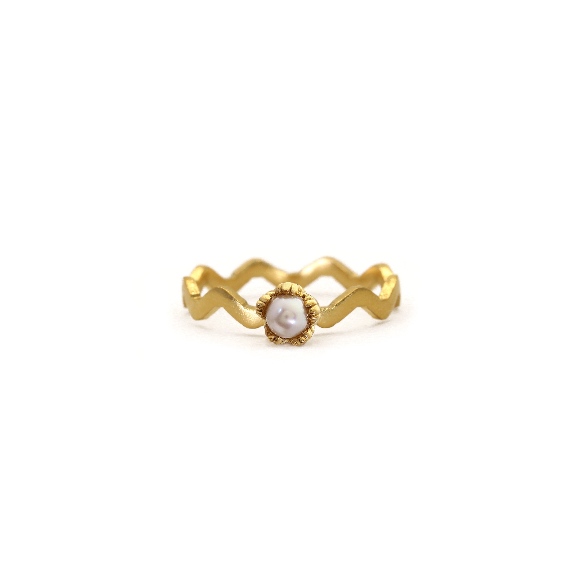 Villa Freshwater Pearl Ring in yellow gold